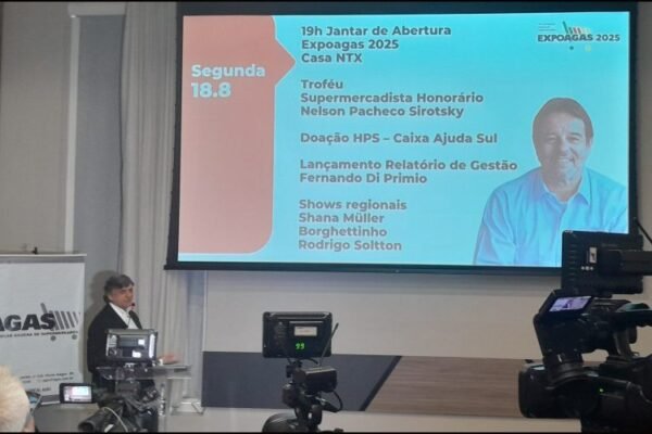 Feira ExpoAgas 2025 : Nelson Pacheco Sirotsky é o Supermercadista Honorário