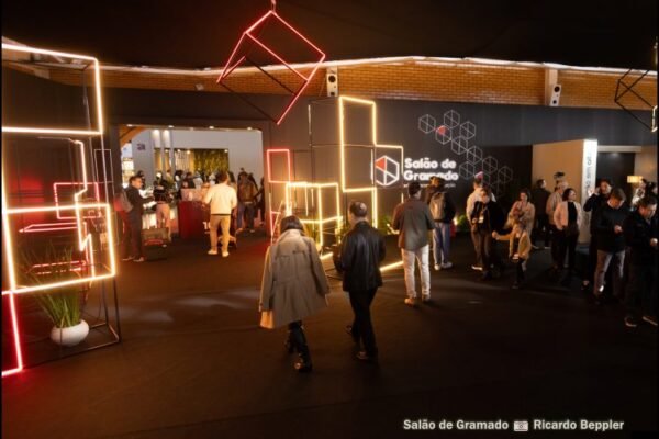 Salão de Gramado 2026 : feira da indústria moveleira e decoração recebeu 84 expositores, 4.060 visitantes e 22 importadores